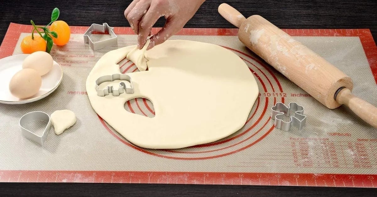 My Grandma Uses This $10 Pastry Mat To Bake The Perfect Pies